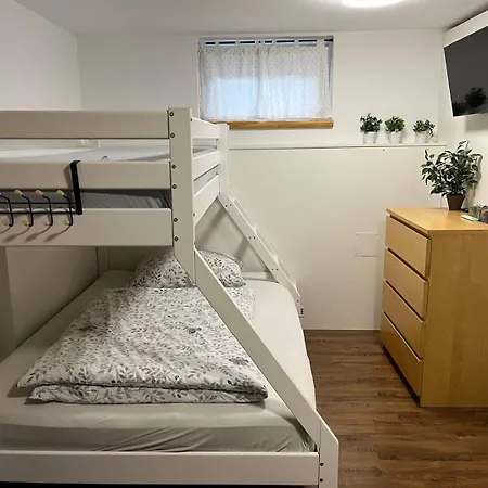 Mini In Im Souterrain