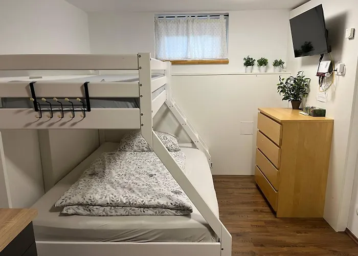 Mini In Im Souterrain